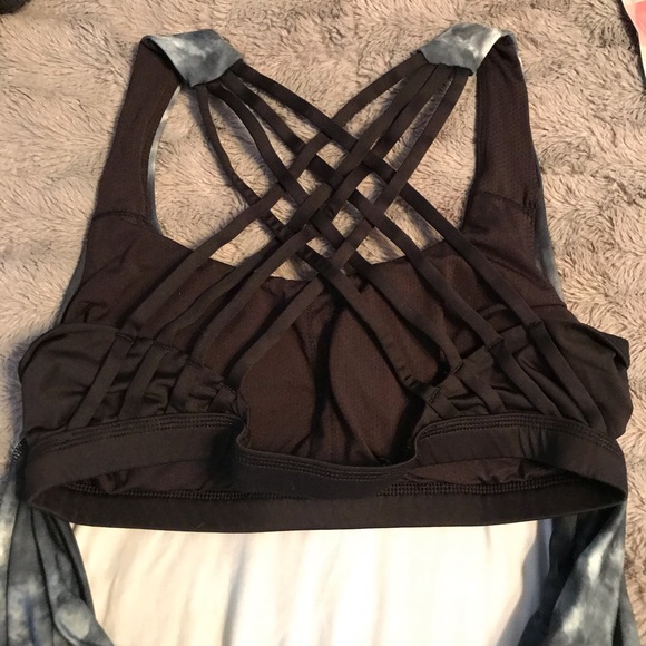 EUC Icyzone tank w/built in bra M - Picture 6 of 8